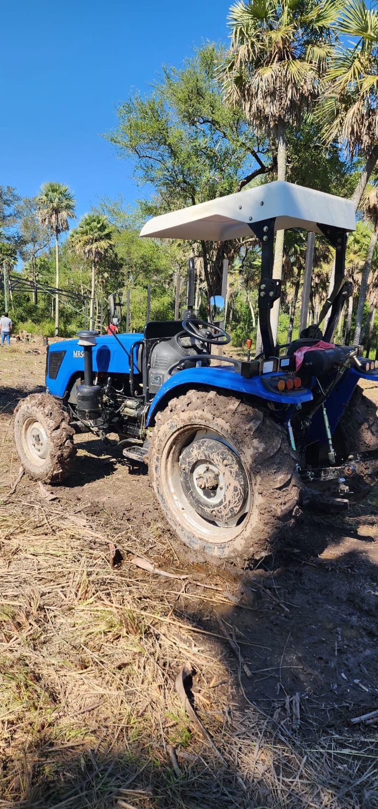 Vista del tractor de campo